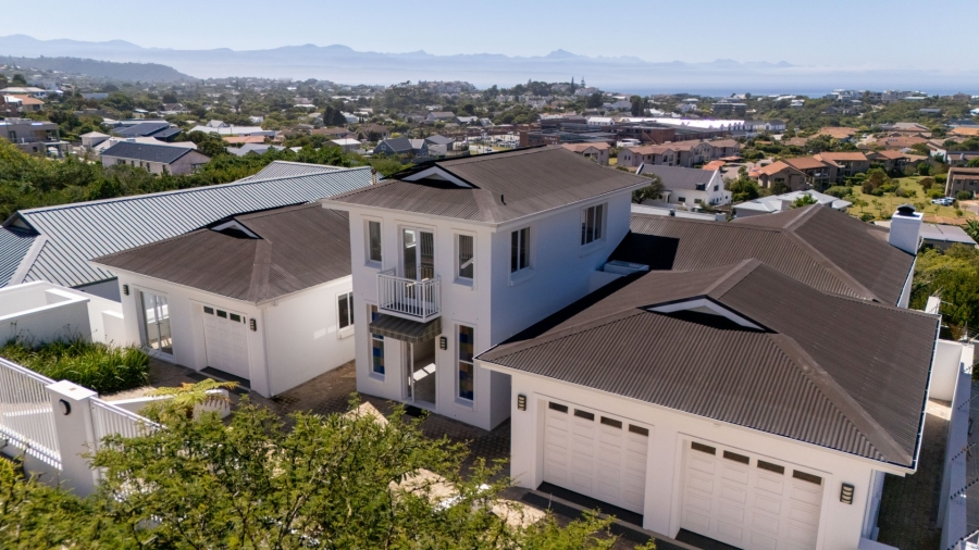 6 Bedroom Property for Sale in Whale Rock Western Cape